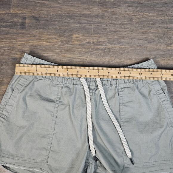 VUORI Women's Vintage Ripstop Short Light Olive Green Size XS Distressed - Picture 4 of 6